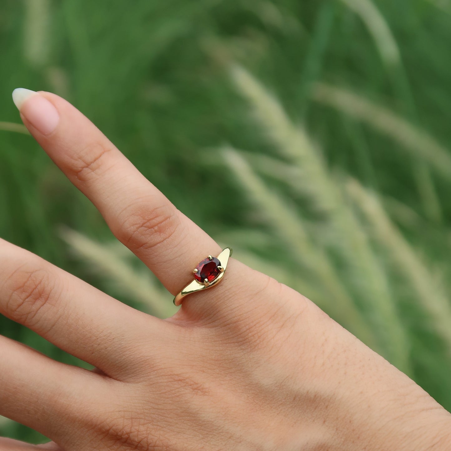 The Heirloom - Garnet